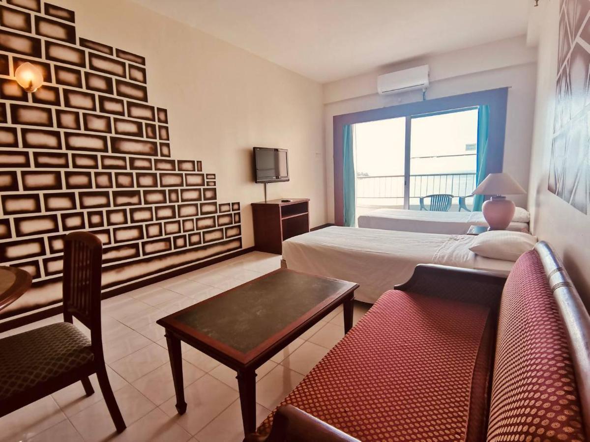 Seaview Deluxe Studio Couples Room S Tanjung Bungah (Penang) Bagian luar foto