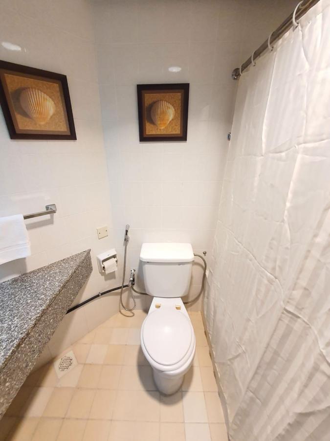 Seaview Deluxe Studio Couples Room S Tanjung Bungah (Penang) Bagian luar foto