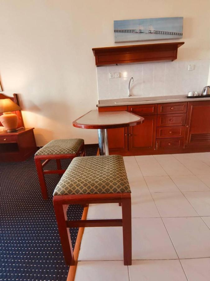 Seaview Deluxe Studio Couples Room S Tanjung Bungah (Penang) Bagian luar foto
