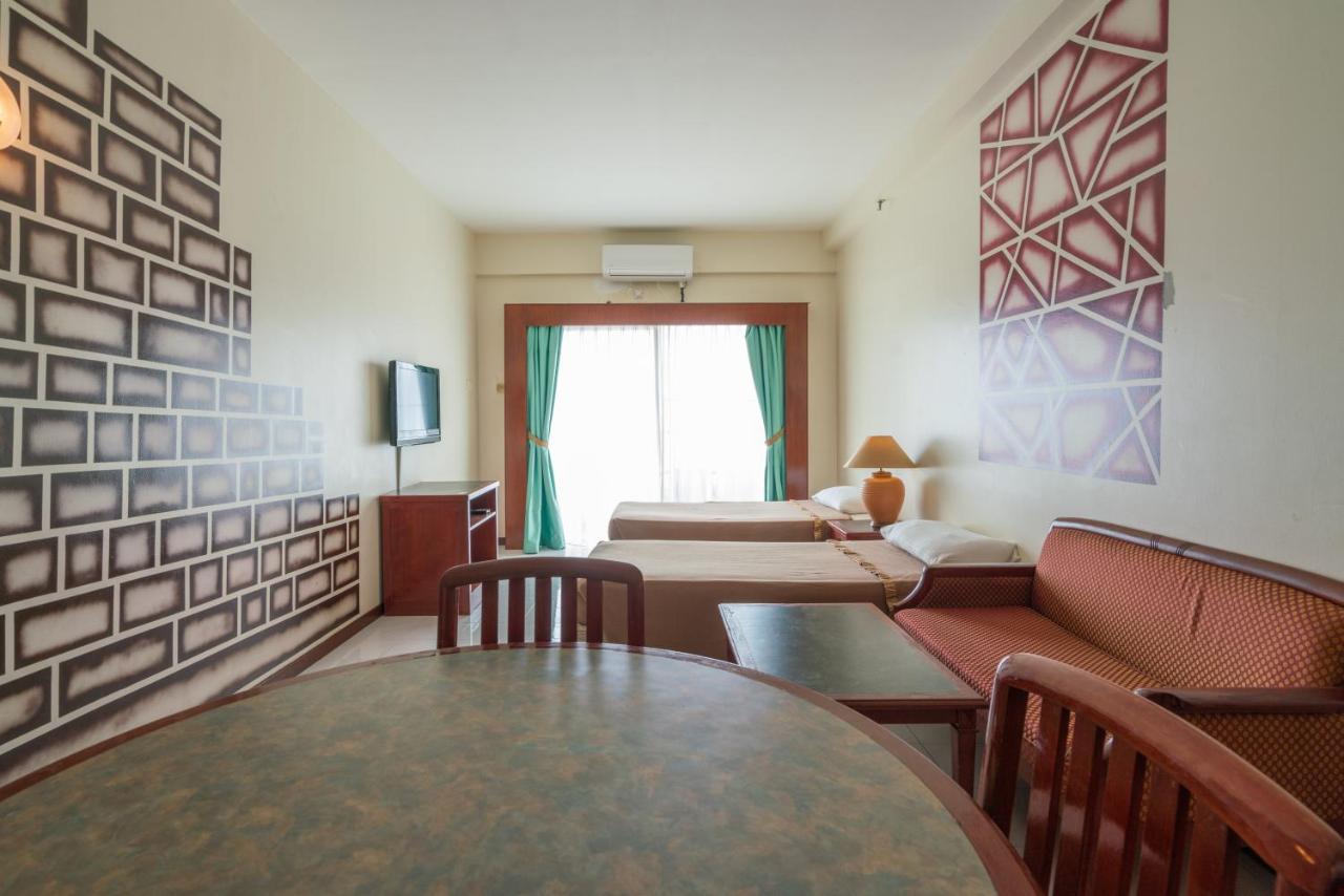 Seaview Deluxe Studio Couples Room S Tanjung Bungah (Penang) Bagian luar foto