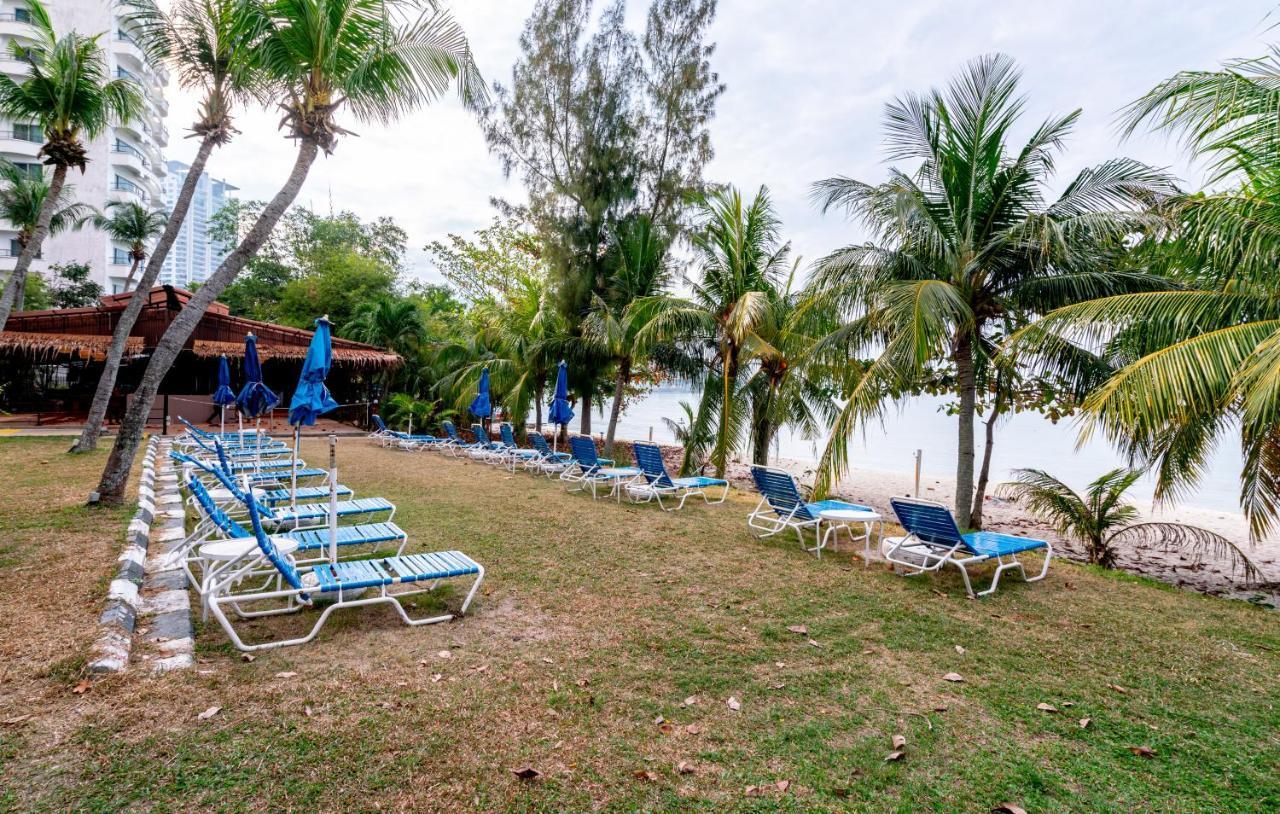 Seaview Deluxe Studio Couples Room S Tanjung Bungah (Penang) Bagian luar foto
