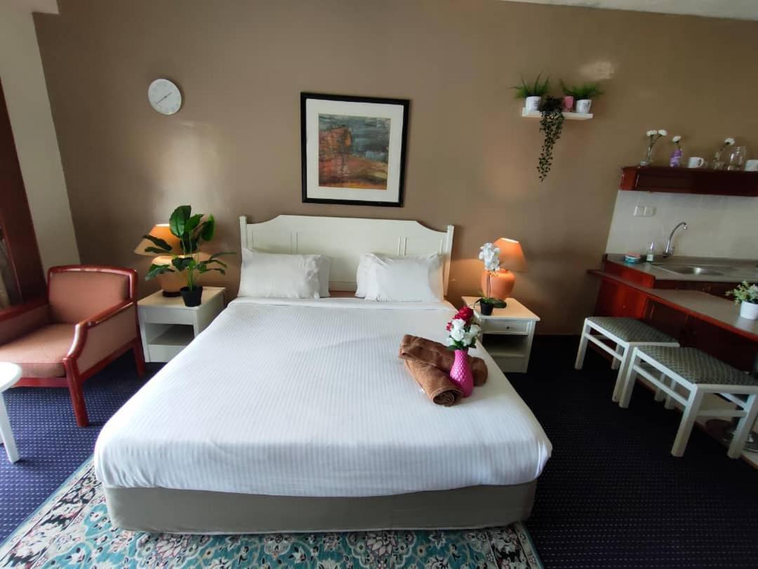 Seaview Deluxe Studio Couples Room S Tanjung Bungah (Penang) Bagian luar foto
